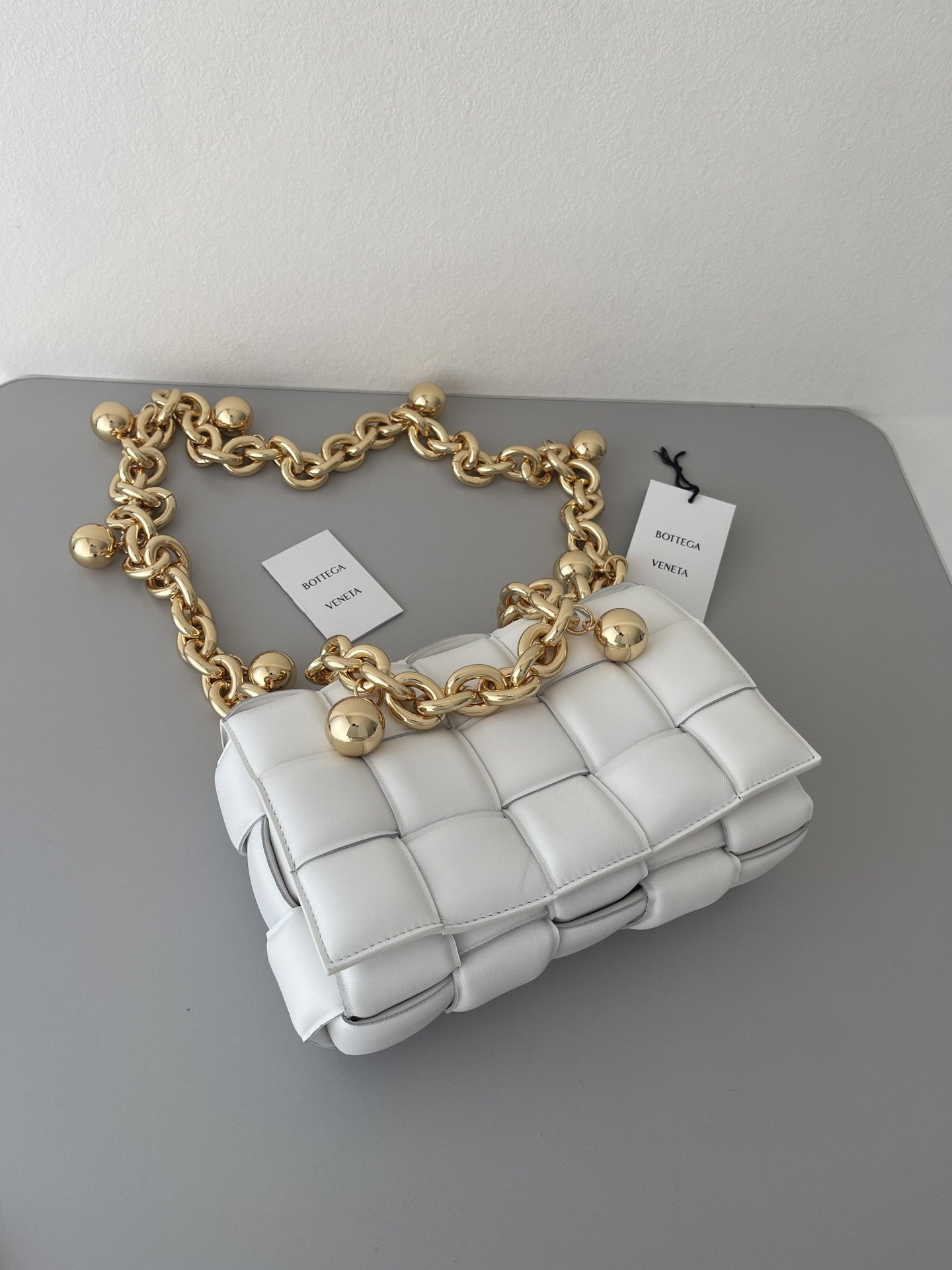 Bottega Veneta Chain Cassette White. For Women. Women-s Bags 10.2in/26cm 680070V1FY09009 - Soul Replicas