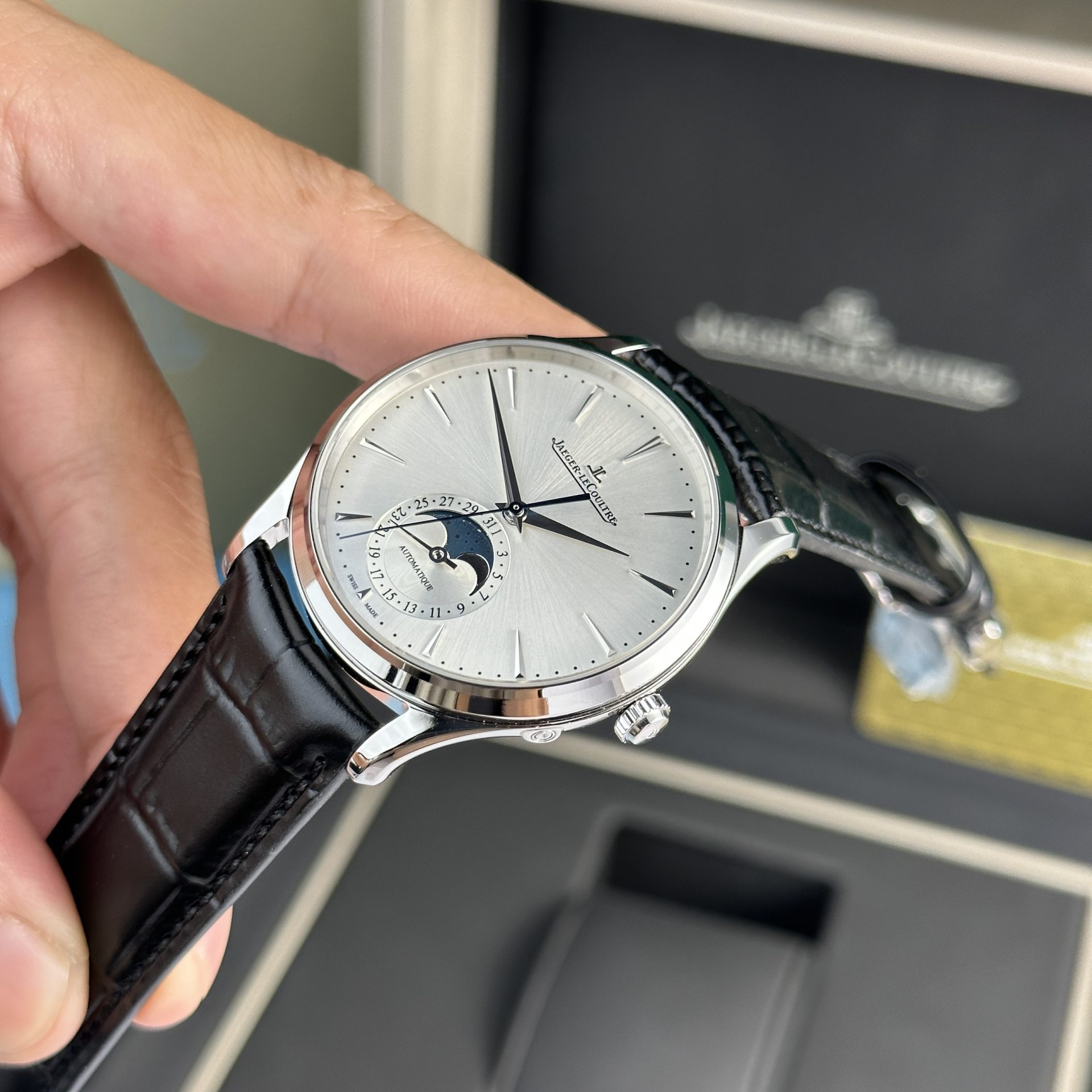 Jaeger Lecoultre Replica Watch Master Ultrathin Moon White Dial 39mm - Soul Replicas