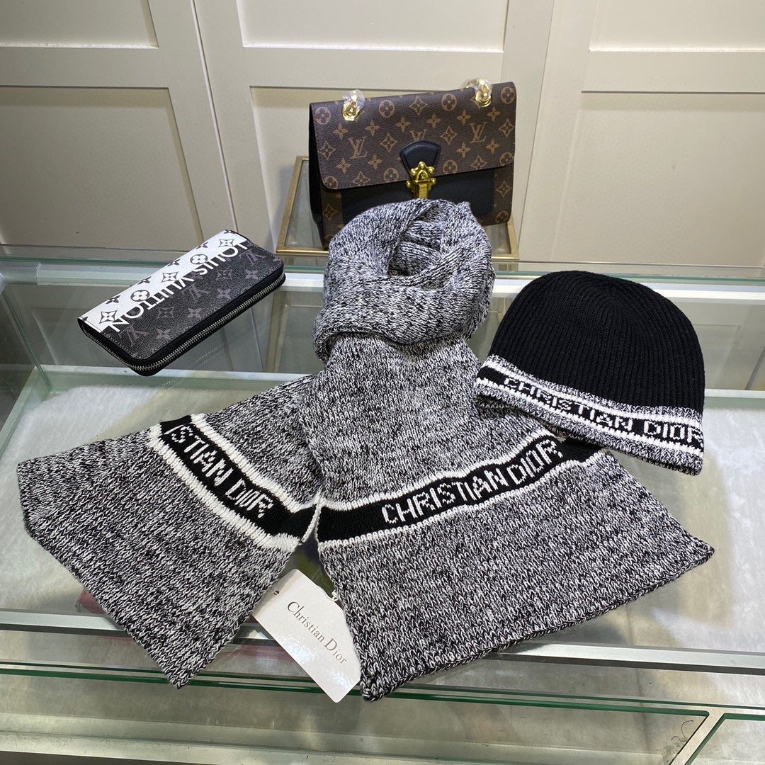 Dior Pompom Beanie & Scarf Set In Grey - Soul Replicas