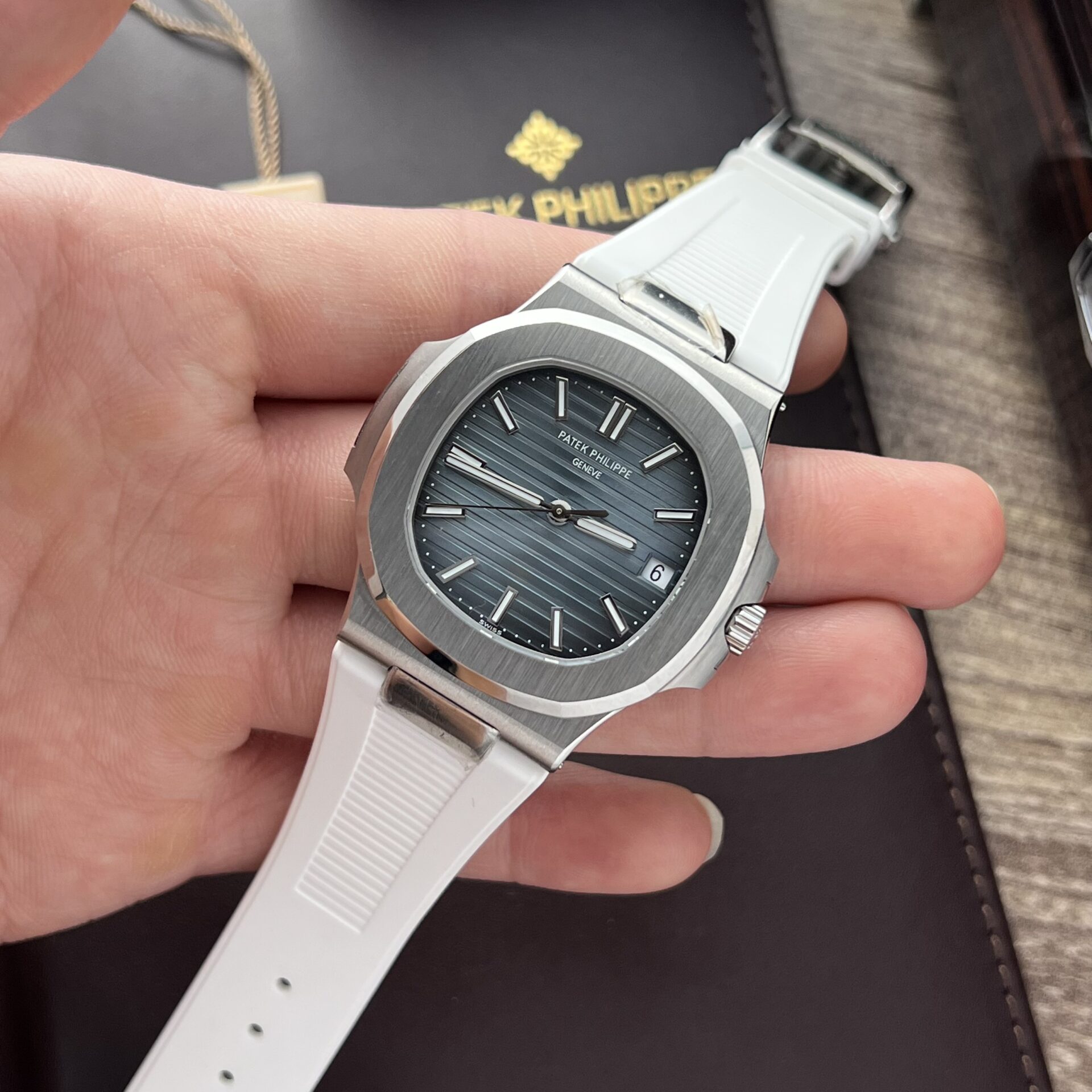 Patek Philippe Nautilus 5711 Best Replica Watch White Rubber Strap 3K Factory 40mm - Soul Replicas