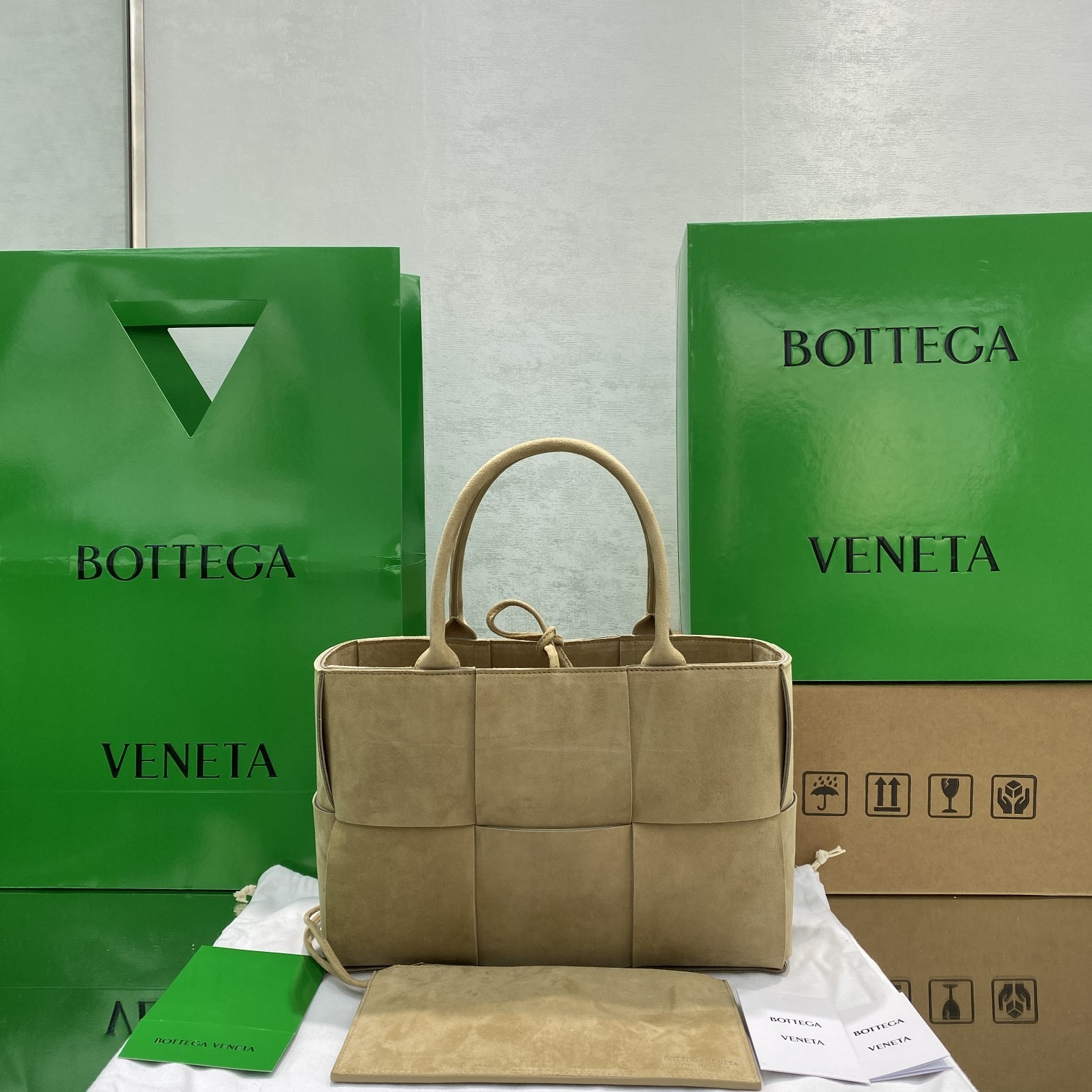 Bottega Veneta Small Arco Tote Bag Brown. For Women. Women-s Bags 14.2in/36cm - Soul Replicas