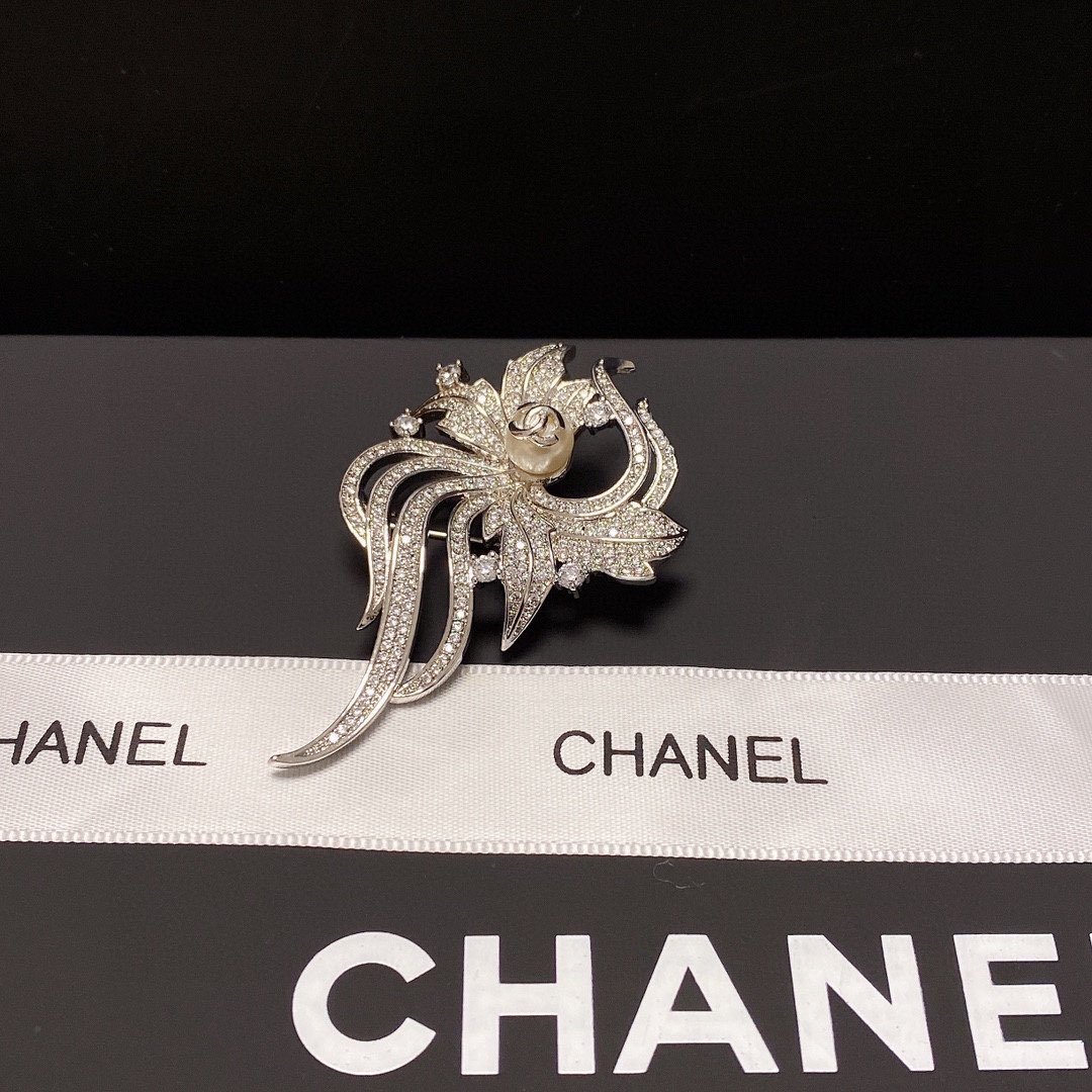 Chanel Brooch - Soul Replicas