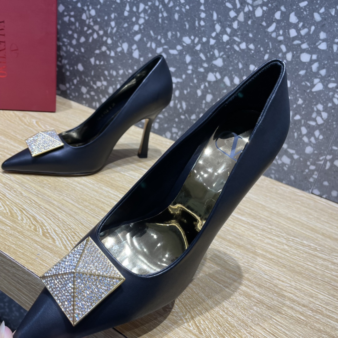 Valentino Garavani One Stud Pump With Maxi Stud Crystals Black For Women WS0FH8XIC_EDM - Soul Replicas