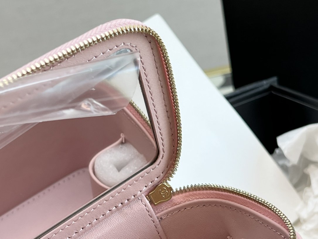 ChanelVanity With Chain Light PiNike For Women. Women-s Bags 6.2in/16cm - Soul Replicas