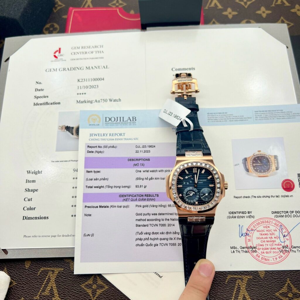 Patek Philippe Replica Watch Nautilus 5724R Gold Wrapped GR Factory 40mm - Soul Replicas