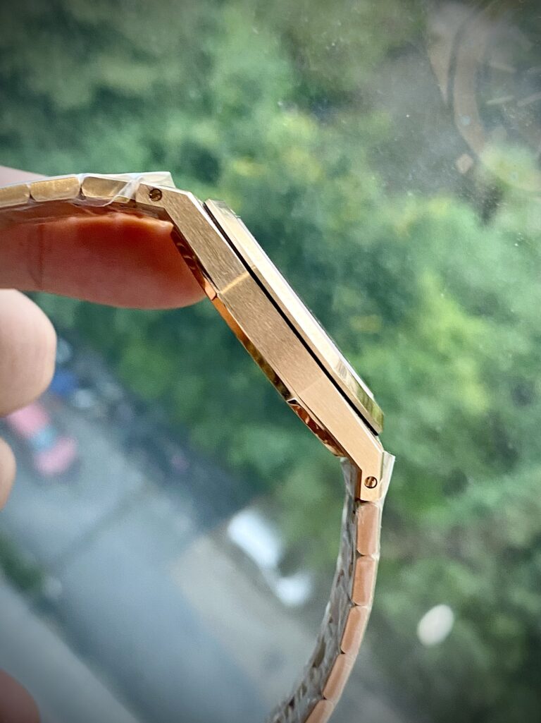 Audemars Piguet Replica Watch Royal Oak 15202OR Jumbo Blue Dial ZF Factory 39mm - Soul Replicas