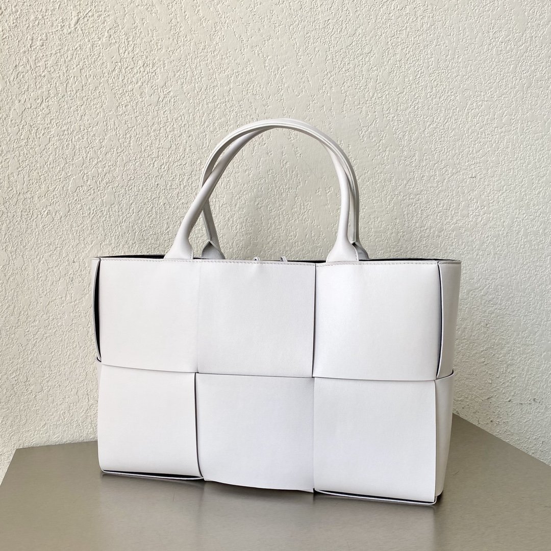 Bottega Veneta Arco Tote Bag For Women 16.14in/41cm In White 609175VMAY39041 - Soul Replicas
