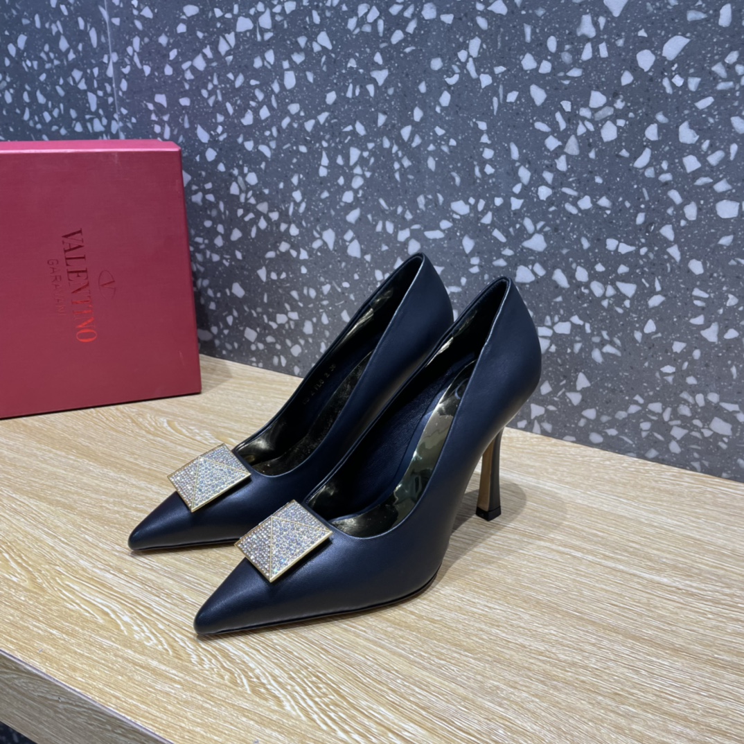 Valentino Garavani One Stud Pump With Maxi Stud Crystals Black For Women WS0FH8XIC_EDM - Soul Replicas