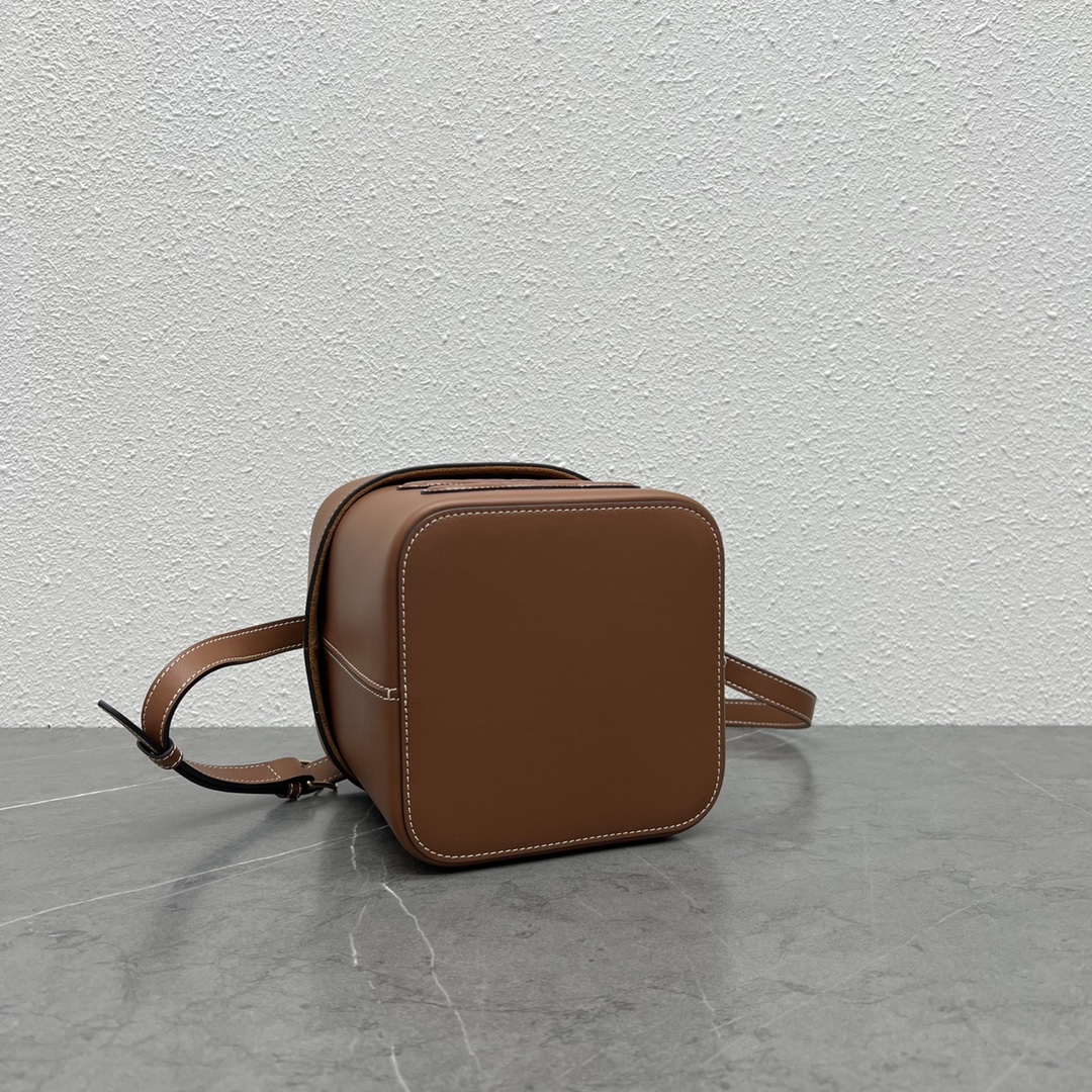 Celine Medium Box Cuir Triomphe Tan For Women 6in/16cm 199253DU3.04LU - Soul Replicas