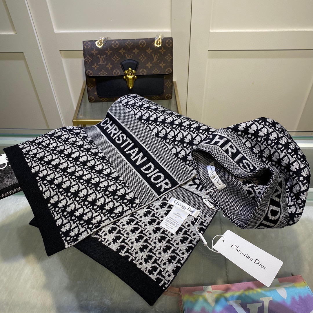 Dior Pompom Beanie & Scarf Set In Black - Soul Replicas