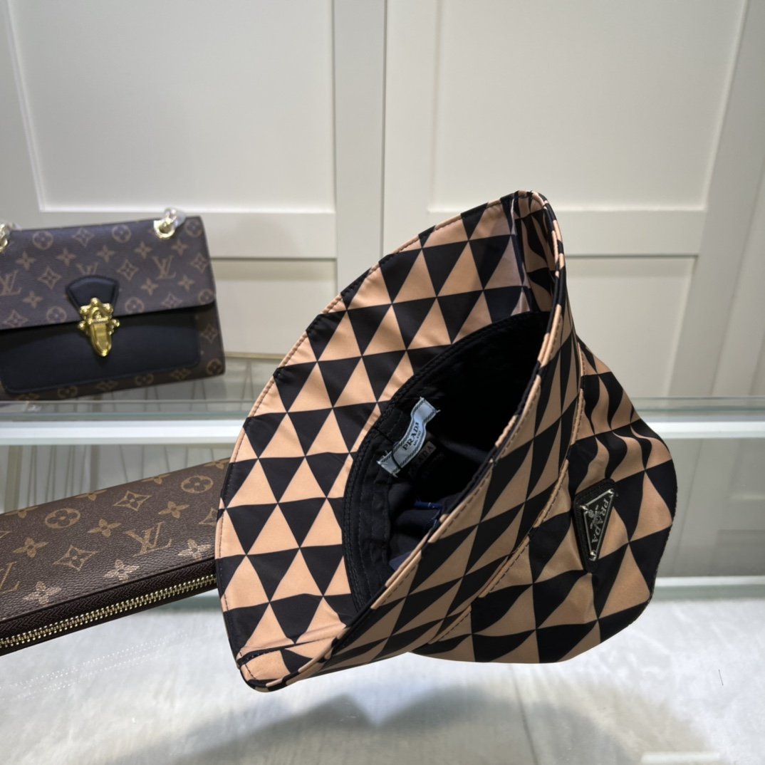 Prada Re-Nylon Bucket Hat Black/Beige Prada Hat - Soul Replicas