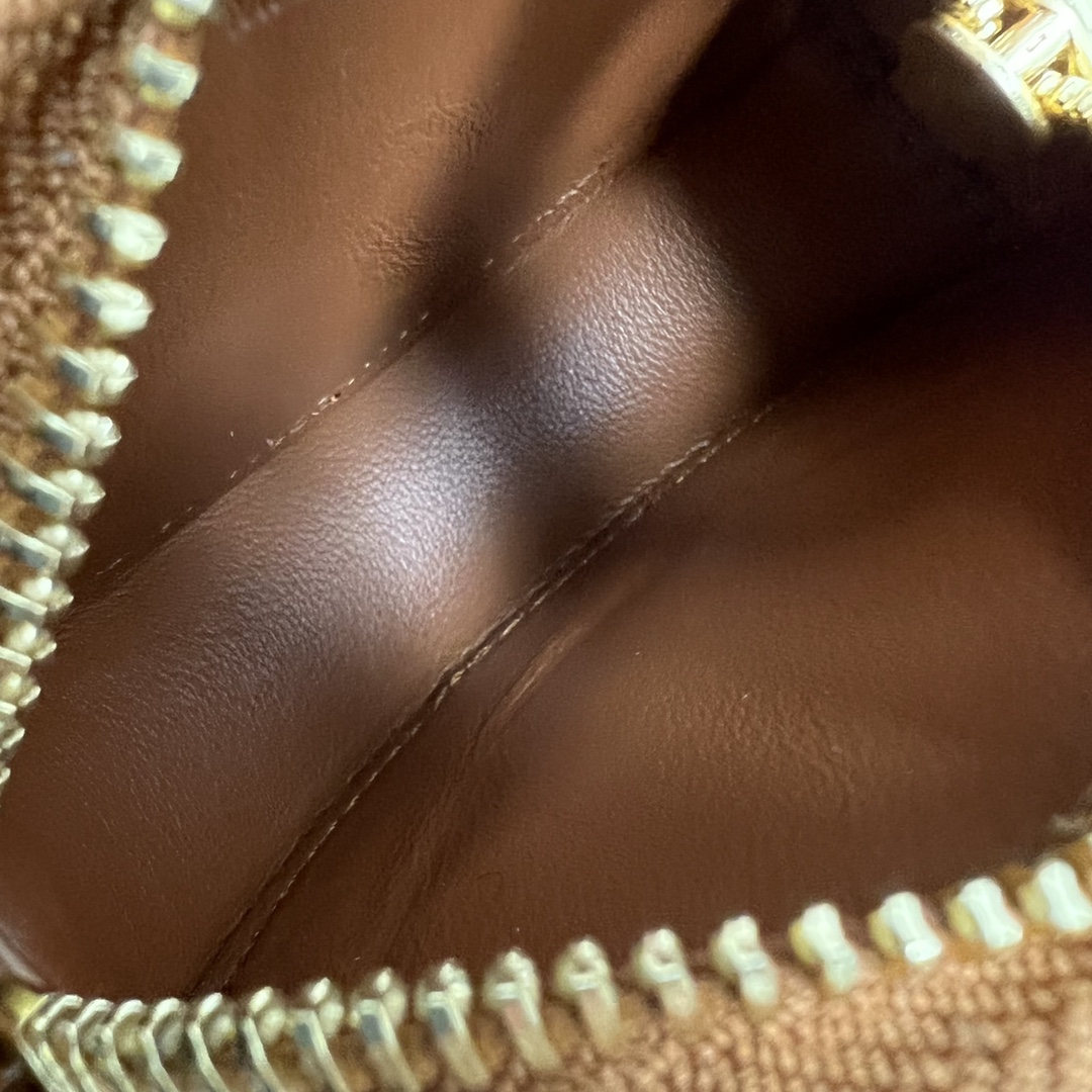 Celine Pulse Cuir Triopee With Hooks - Soft Brown For Women 3in/8cm 10I863DPQ.04LU - Soul Replicas