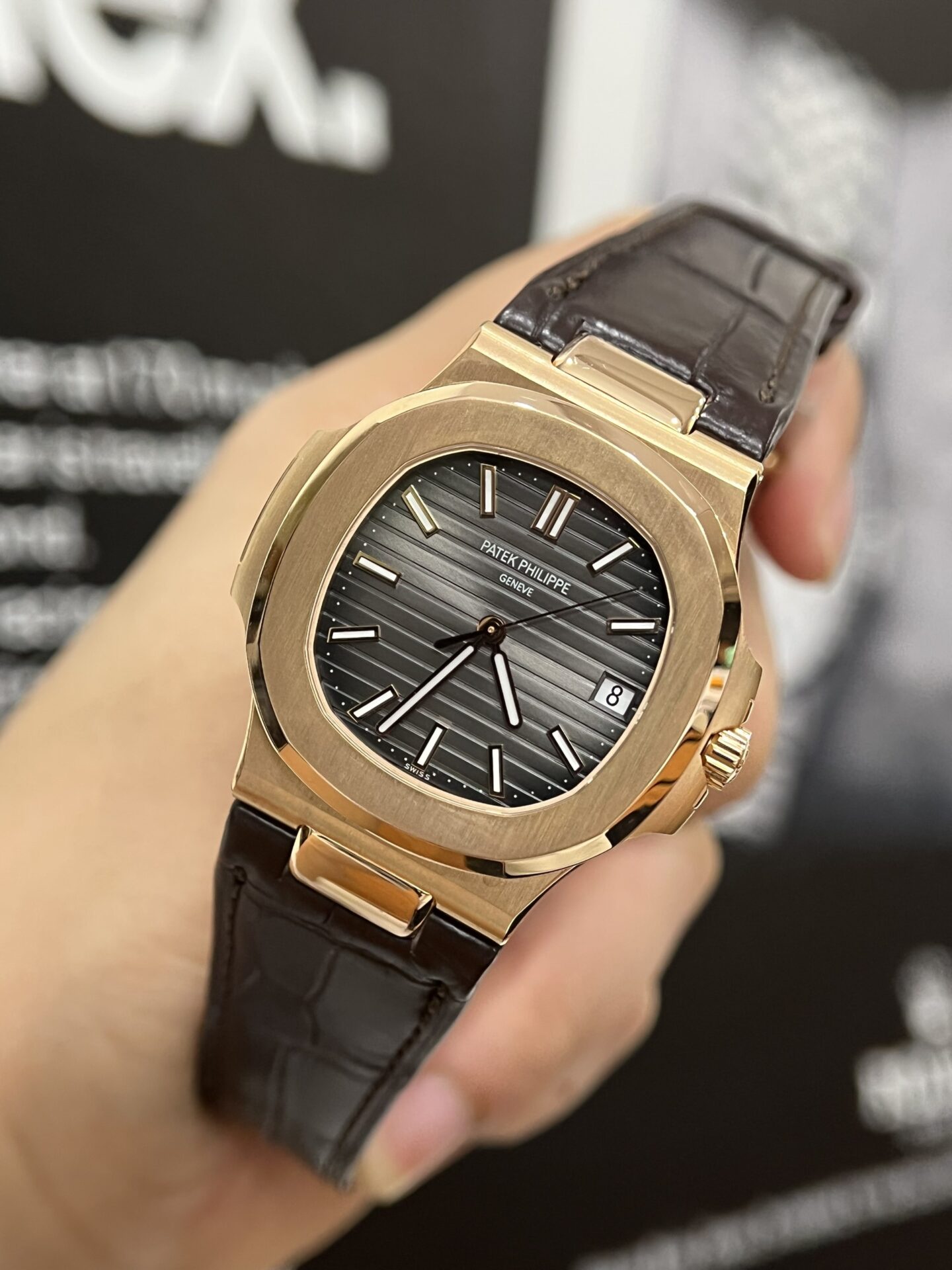 Patek Philippe Nautilus 5711 Replica Watch Gold Wrapped 3K Factory 40mm - Soul Replicas