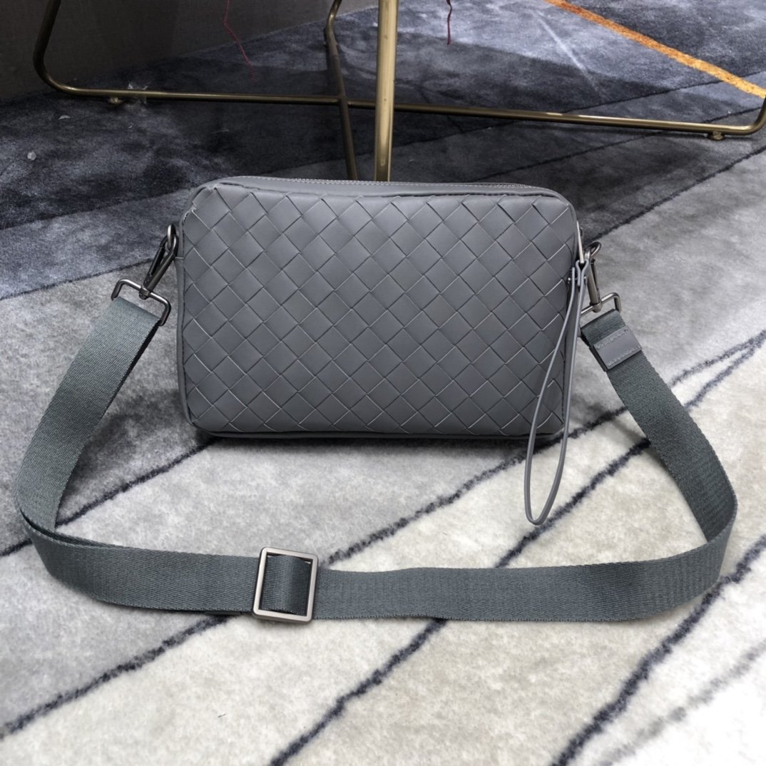 Bottega Veneta Classic Intrecciato Gray. For Women. Women's Bags 9.6in/24.5cm - Soul Replicas
