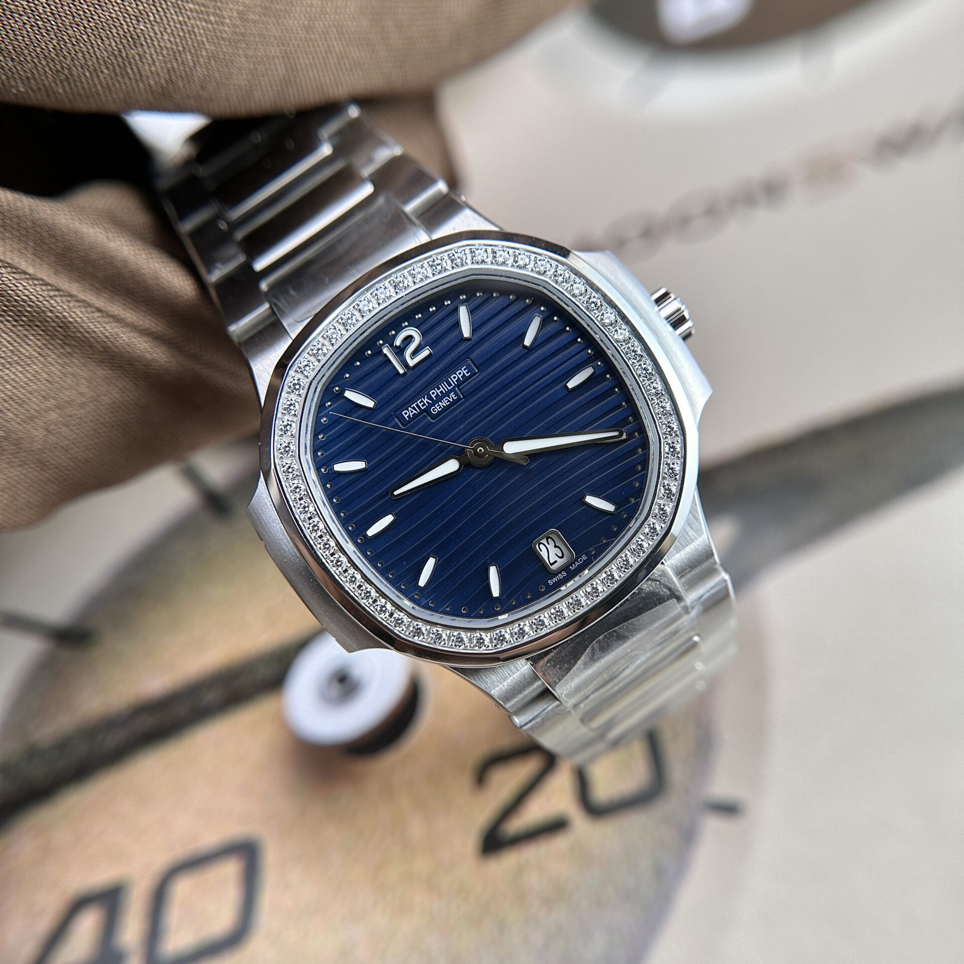 Patek Philippe Nautilus 7118 Replica Watch Blue Dial Stone Bezel 35.2mm - Soul Replicas