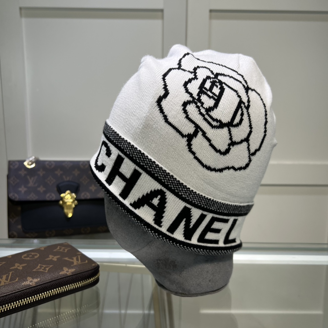 Chanel Beanie In White - Soul Replicas
