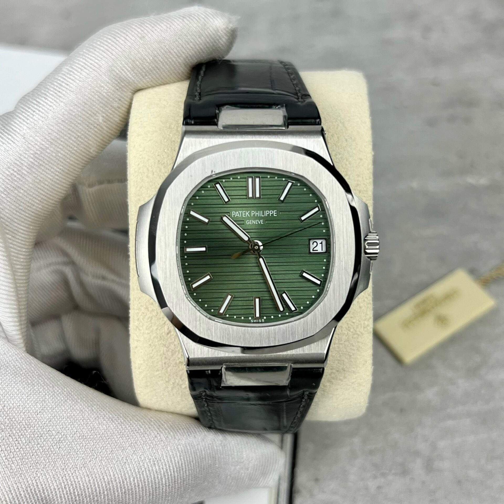 Patek Philippe Nautilus 5711 Replica Watch Leather Strap Green Dial 40mm - Soul Replicas