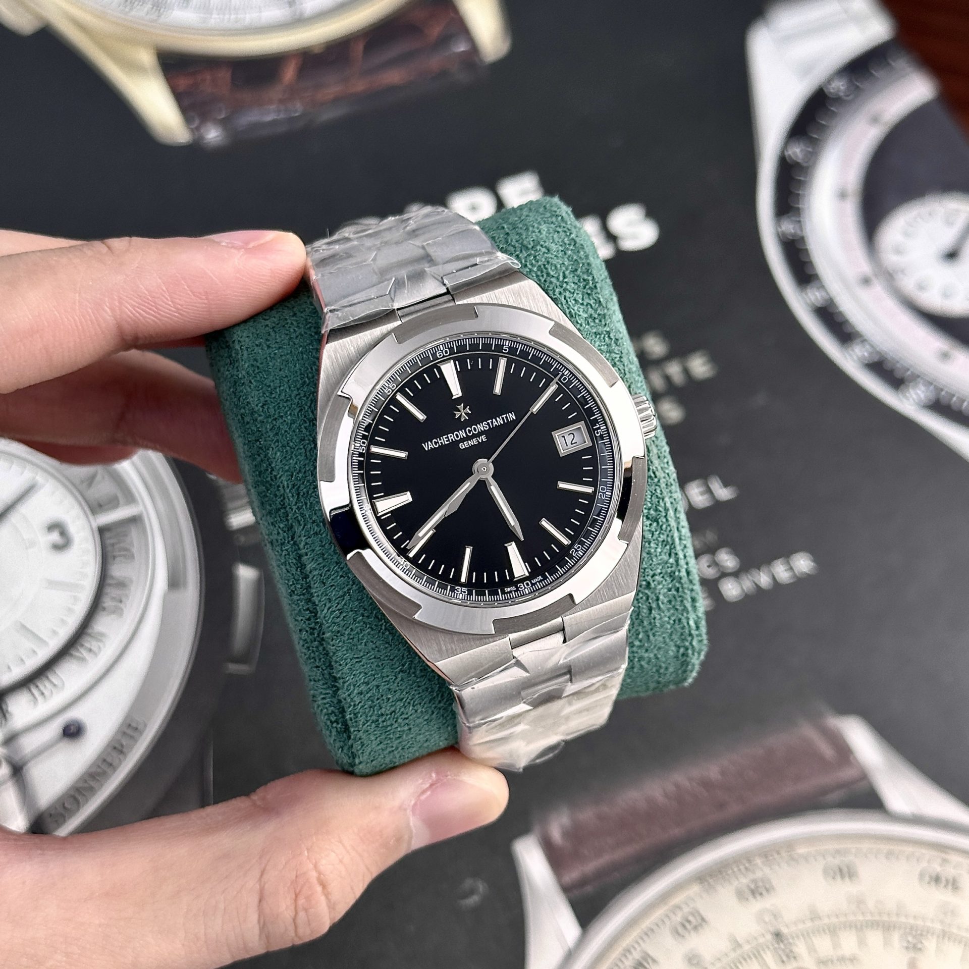 Vacheron Constantin Replica Watch Overseas 4500V Black Dial Metal Wire PPF 41mm - Soul Replicas