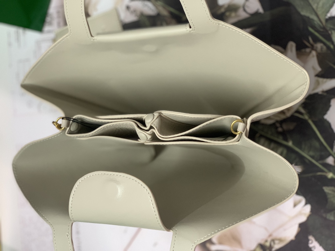 Bottega Veneta Handle Bag White. For Women. Women's Bags 12.6in/32cm - Soul Replicas