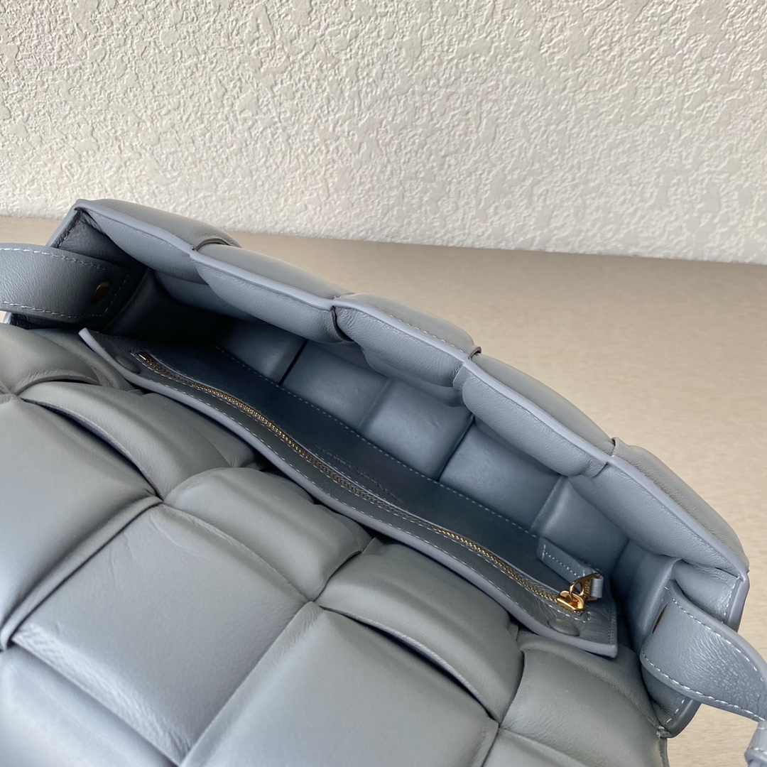 Bottega Veneta Padded Cassette Gray. For Women. Women's Bags 10.2in/26cm 591970VCQR11233 - Soul Replicas