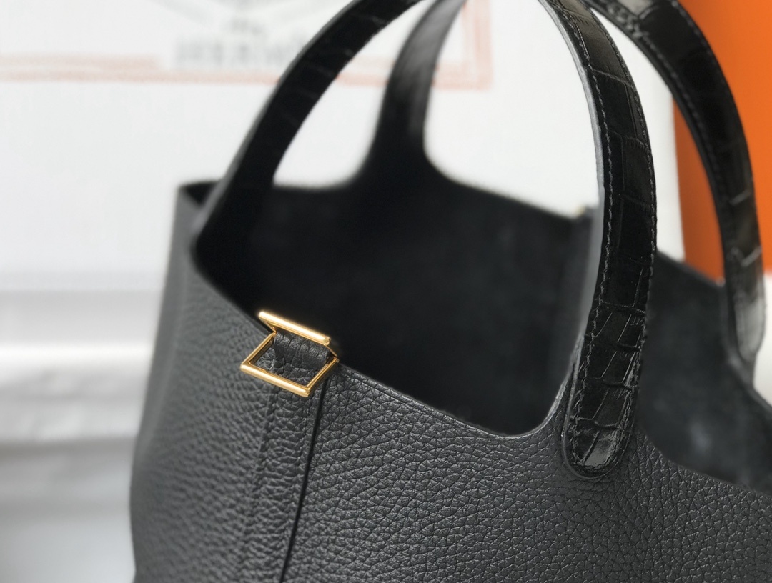 Hermes Picotin Lock 18 Bag Black With Gold-Toned Hardware For Women. Women-s Handbags 7.1in/18cm - Soul Replicas