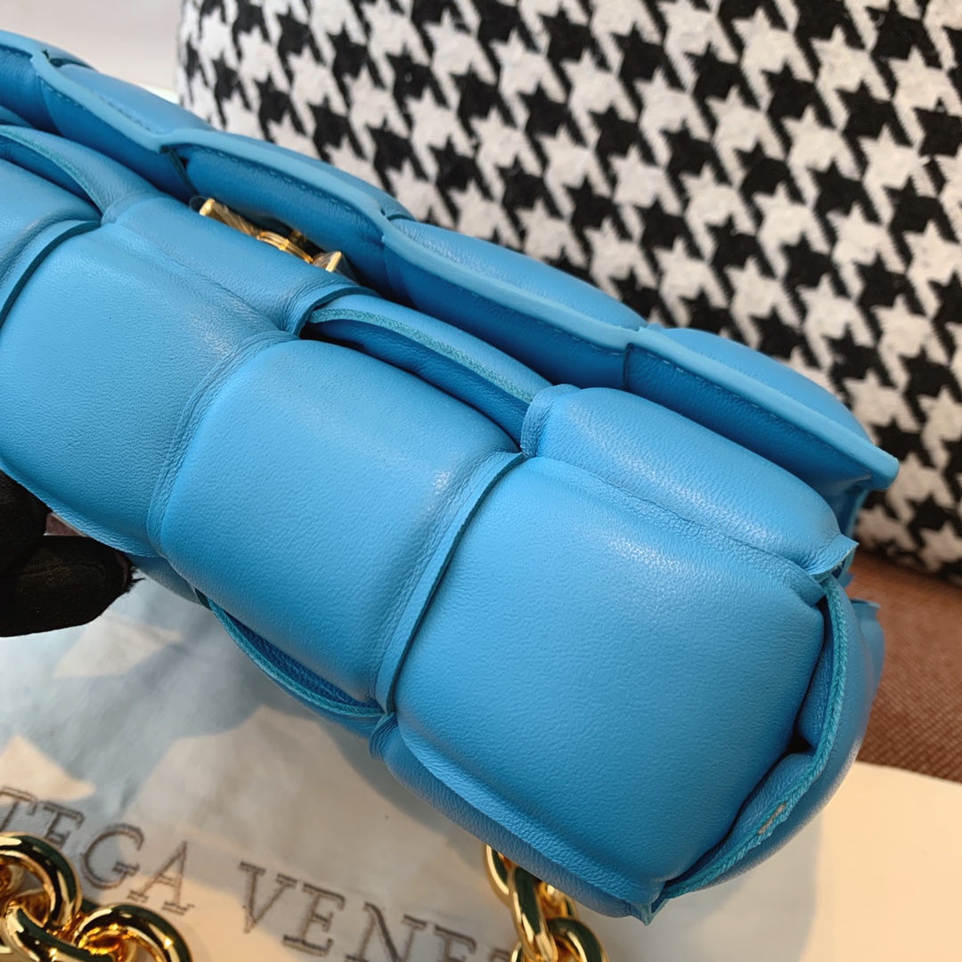 Bottega Veneta Chain Cassette Blue. For Women. Women's Bags 10.2in/26cm - Soul Replicas