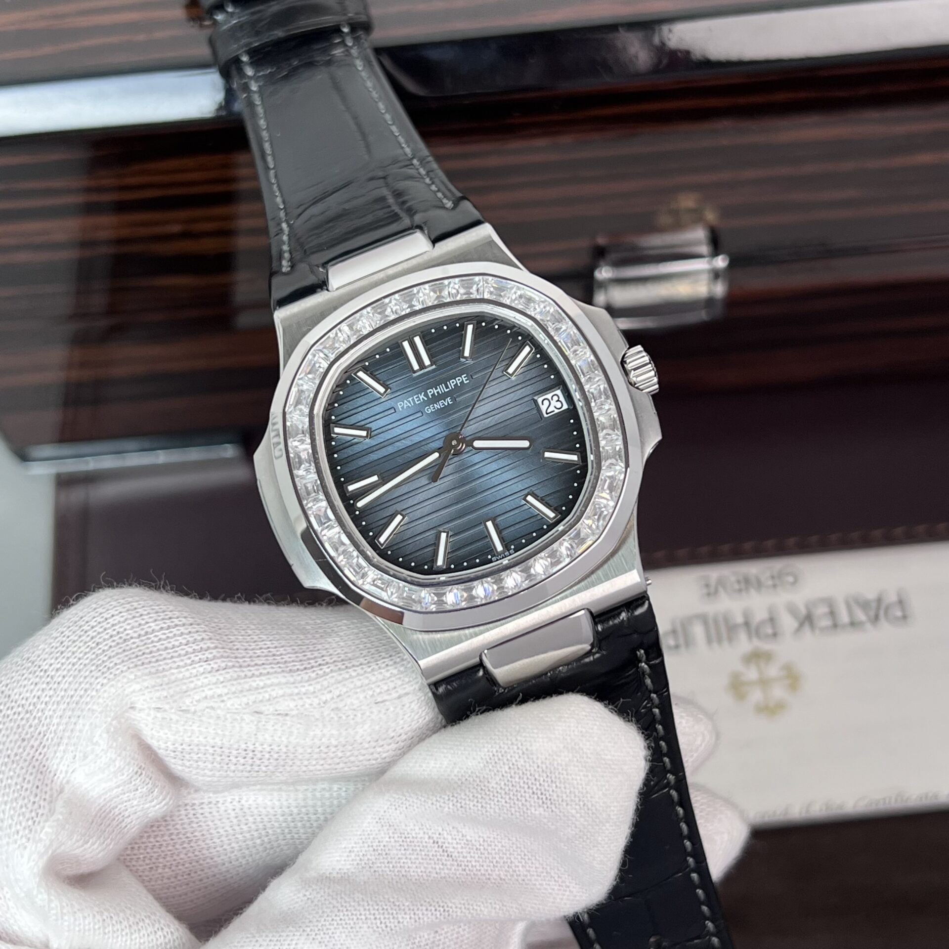 Patek Philippe Nautilus 5723 Replica 1:1 Watch Leather Strap Dark Blue Dial 40mm - Soul Replicas