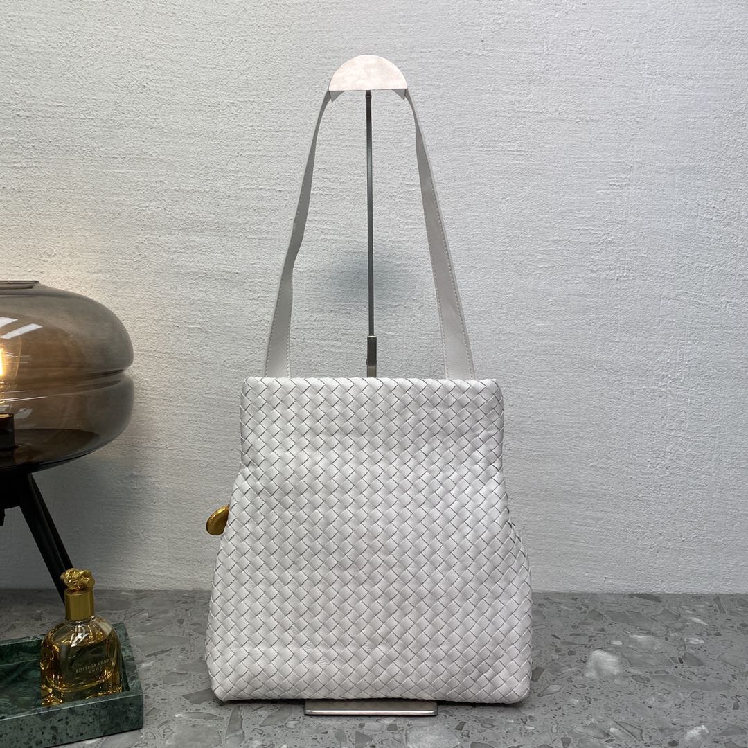 Bottega Veneta Intrecciato Shoulder Bag White. For Women. Women's Bags 10.2in/26cm - Soul Replicas