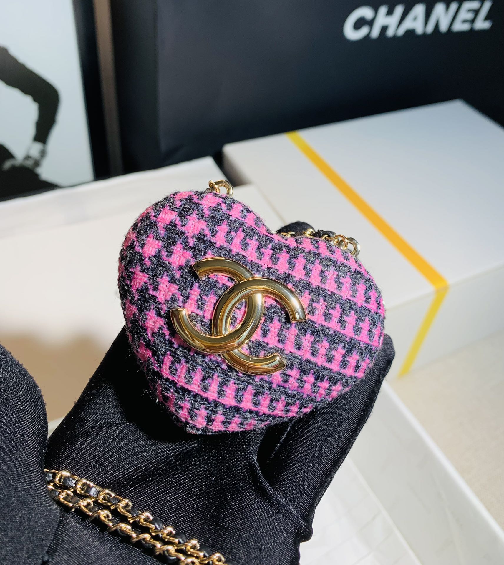 ChanelLong Necklace Bag Black And PiNike For Women. Women-s Bags 3in/7.6cm AB9485 B09330 NK598 - Soul Replicas