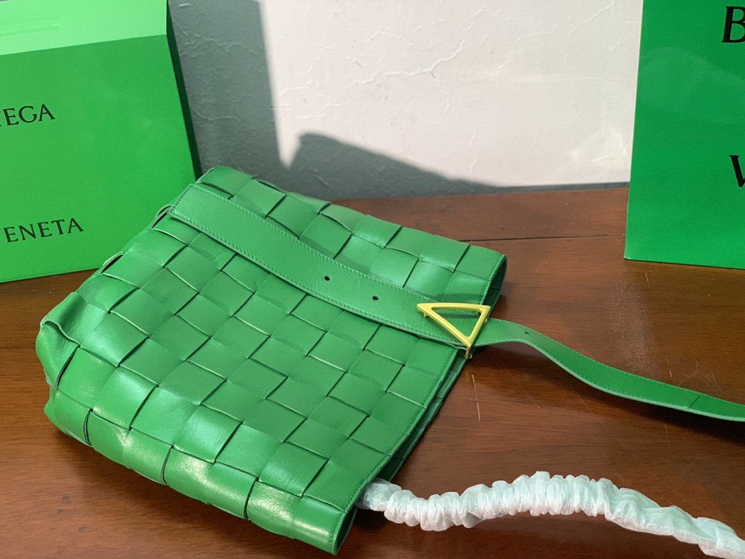 Bottega Veneta Shoulder Bag Nappa Green. For Women. Women's Bags 12.9in/33cm - Soul Replicas