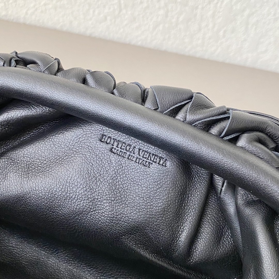 Bottega Veneta Mini Pouch Black. For Women. Women-s Bags 8.6in/22cm 585852VCPP18803 - Soul Replicas
