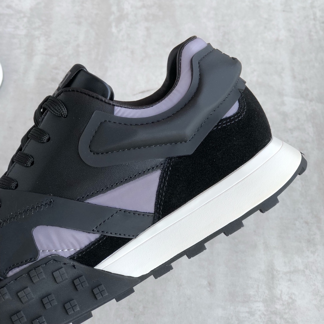 Givenchy GIV Runner Sneakers Black For Men GVC - Soul Replicas