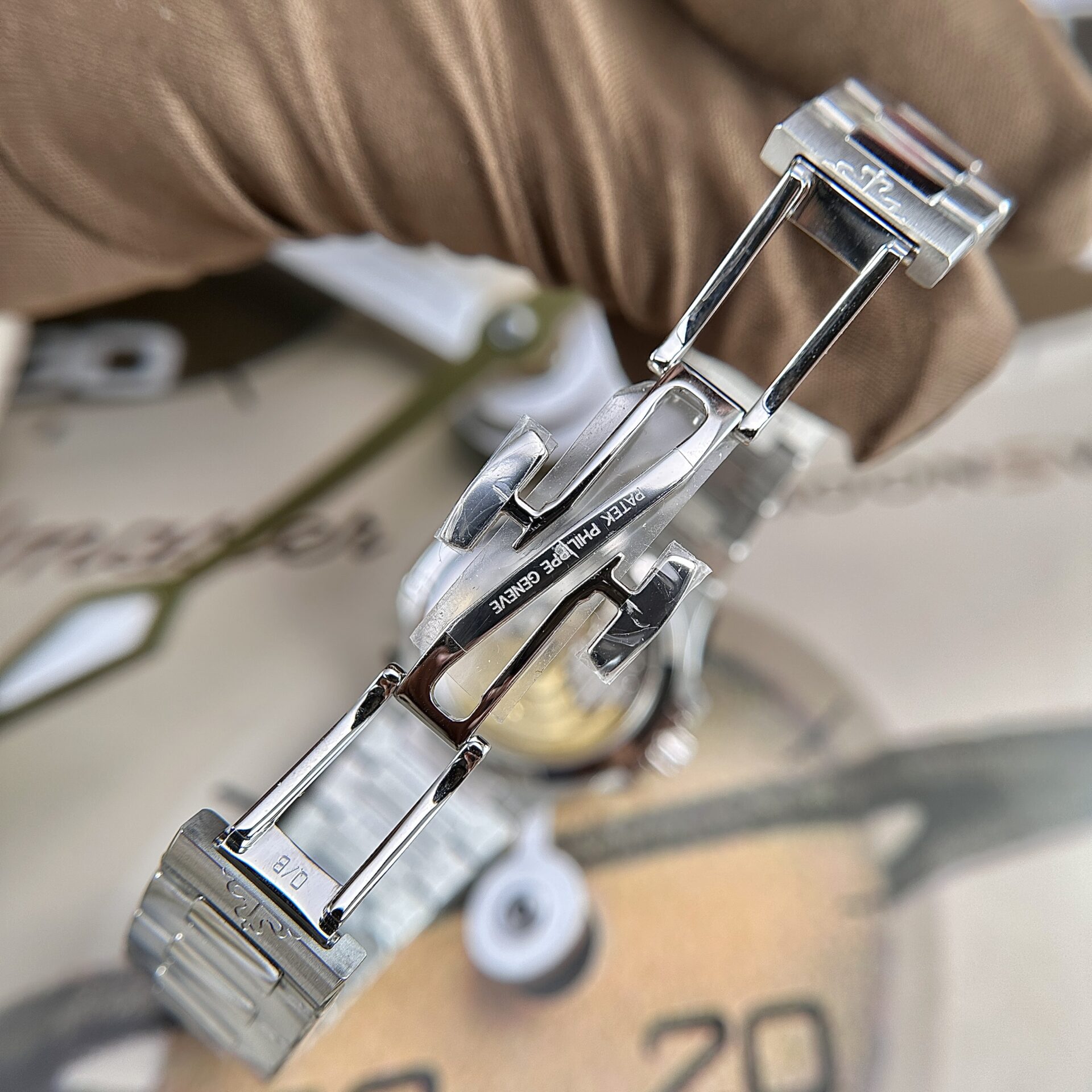 Patek Philippe Nautilus 7118 Replica Watch Grey Dial 3K Factory 35.2mm - Soul Replicas