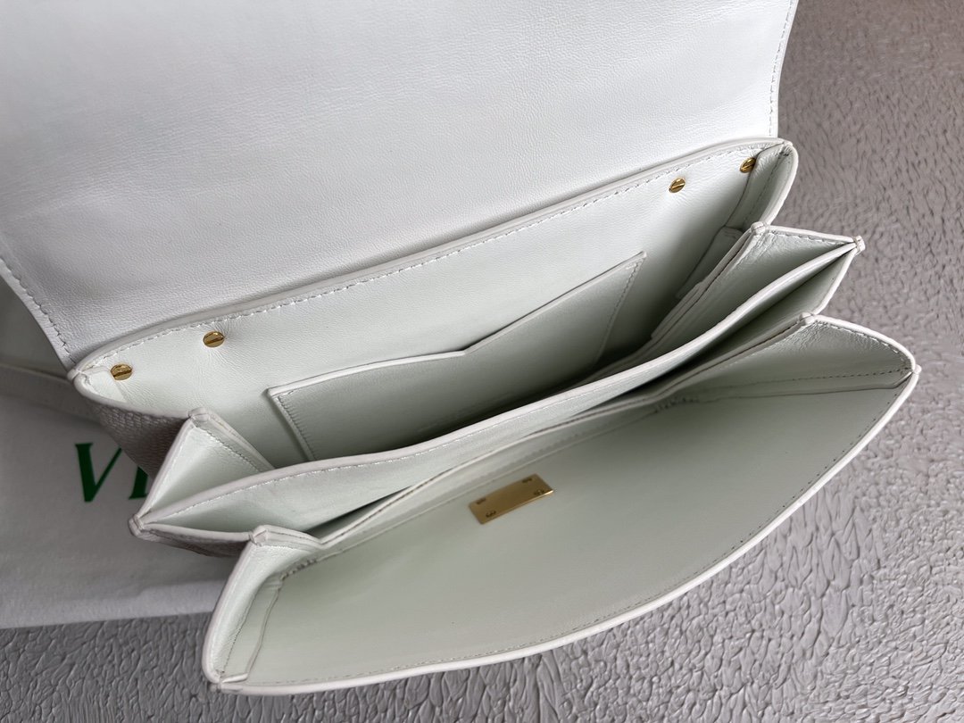 Bottega Veneta Mount White. For Women. Women's Bags 8.3in/21cm 667399V12M09009 - Soul Replicas