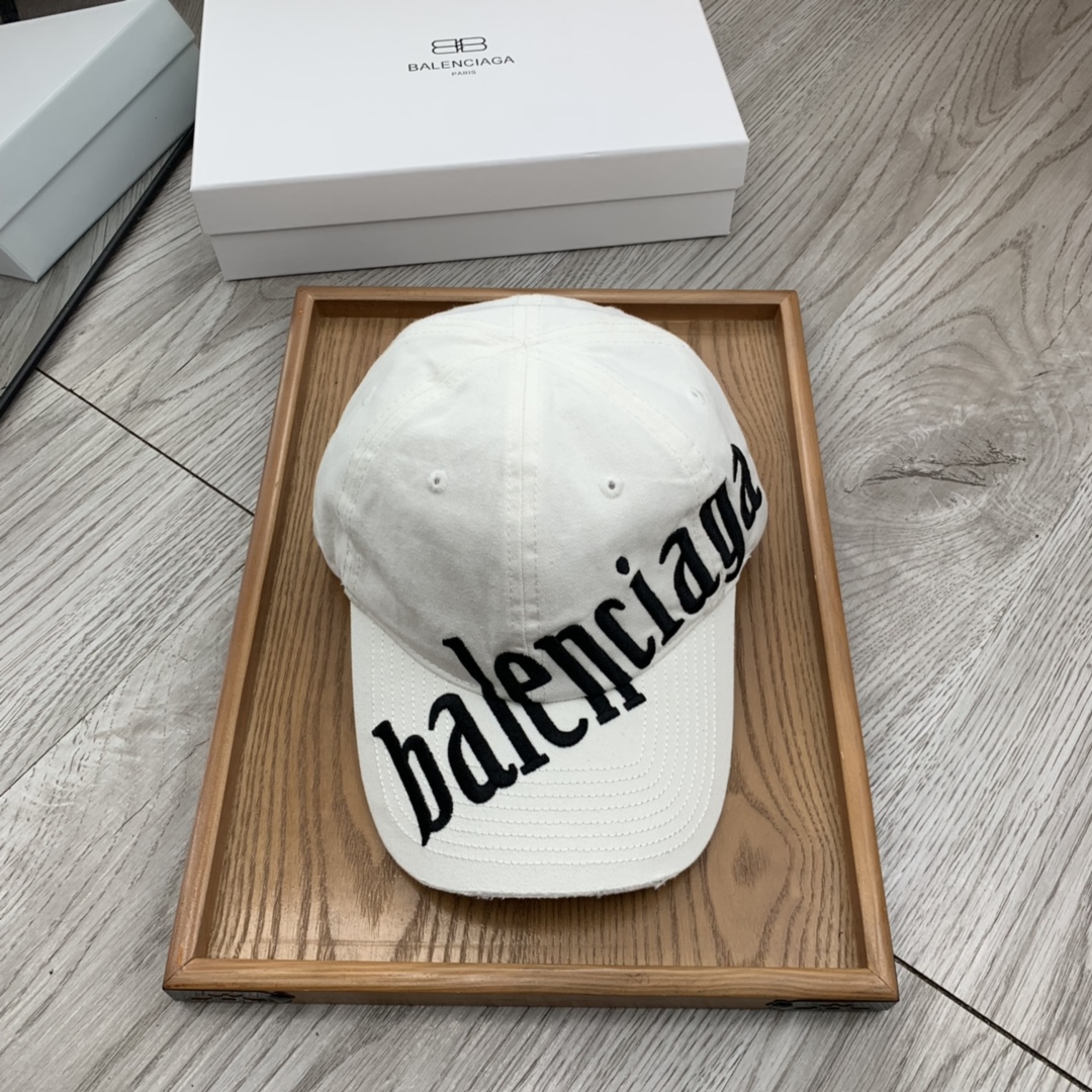 Balenciaga Diagonal Cap In White - Soul Replicas