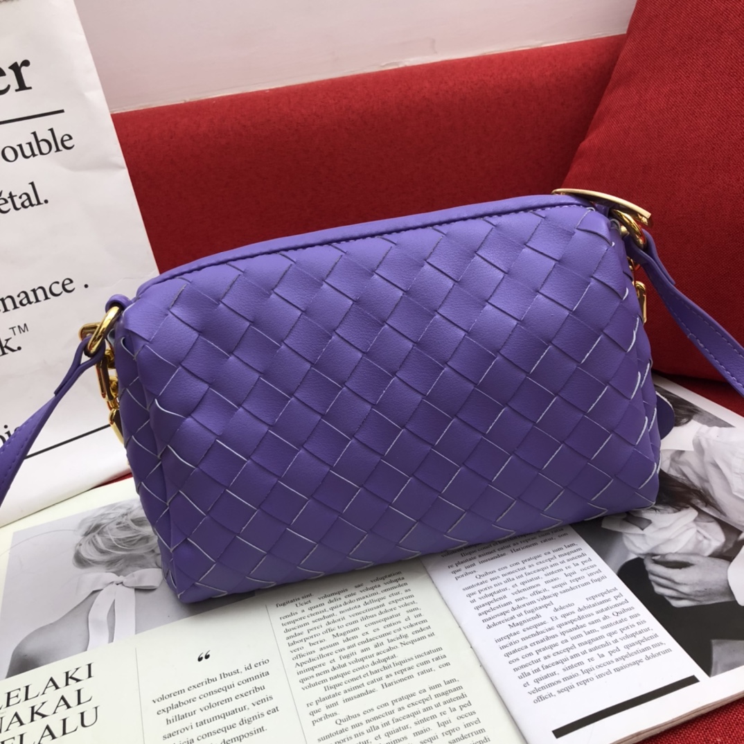 Bottega Veneta Crossbody Bag Violet. For Women. Women-s Bags 9.4in/24cm - Soul Replicas