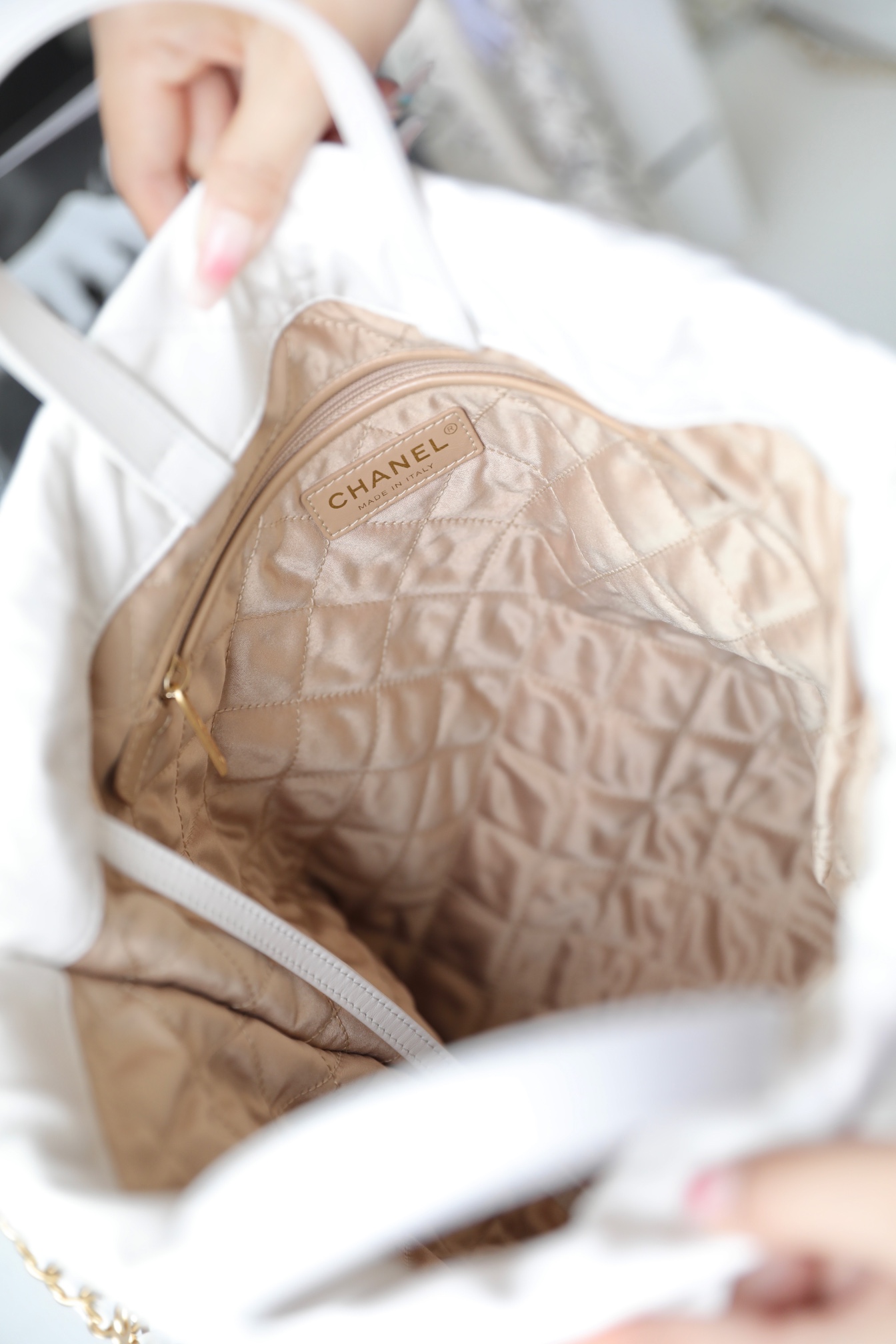 ChanelLarge Chanel22 Backpack White For Women. Women-s Bags 19.9in/51cm AS3313 B08037 10601 - Soul Replicas