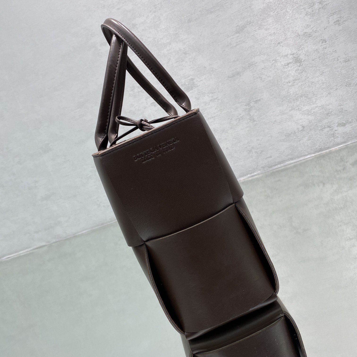 Bottega Veneta Small Arco Tote Bag Dark Brown. For Women. Women-s Bags 14.2in/36cm - Soul Replicas