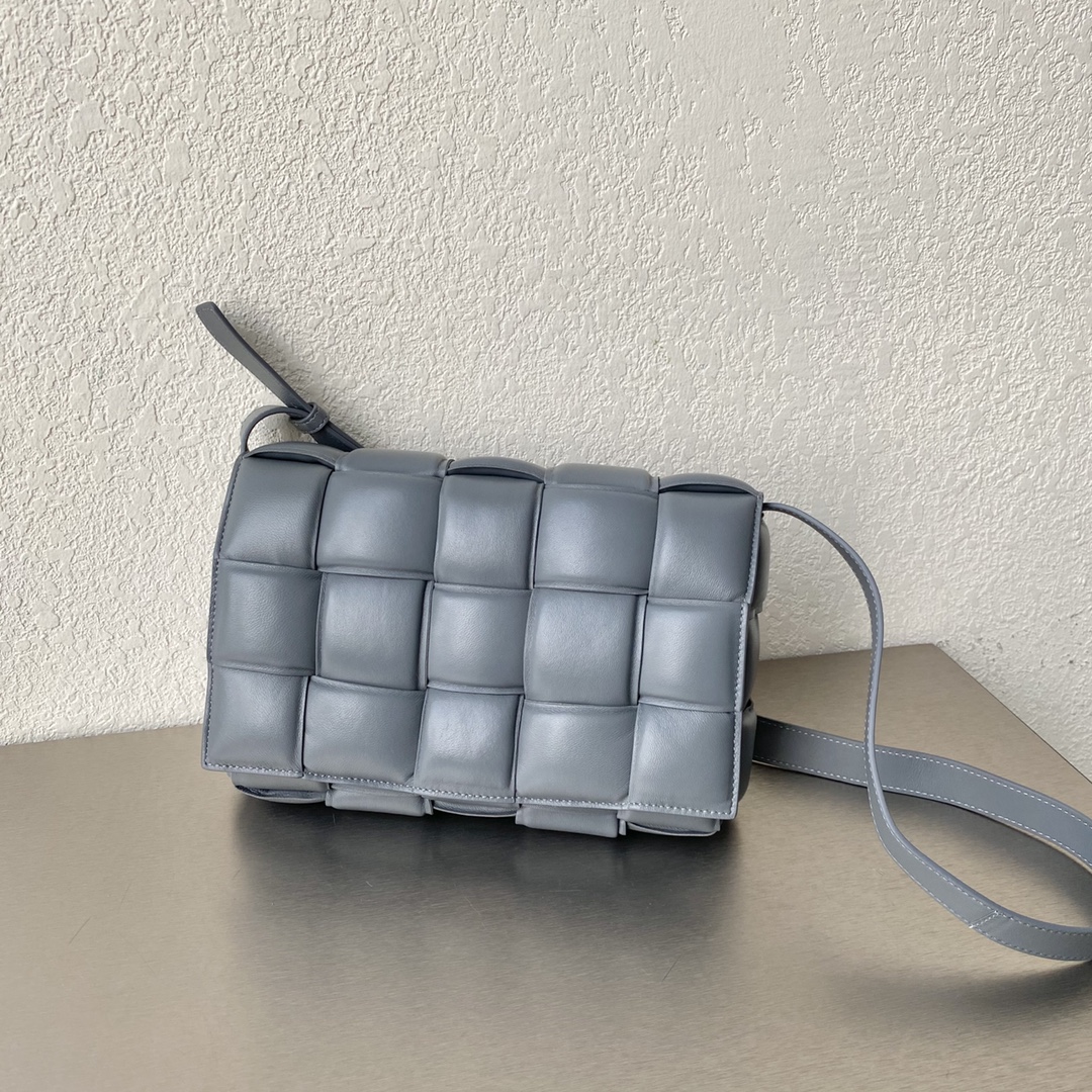Bottega Veneta Padded Cassette Gray. For Women. Women's Bags 10.2in/26cm 591970VCQR11233 - Soul Replicas