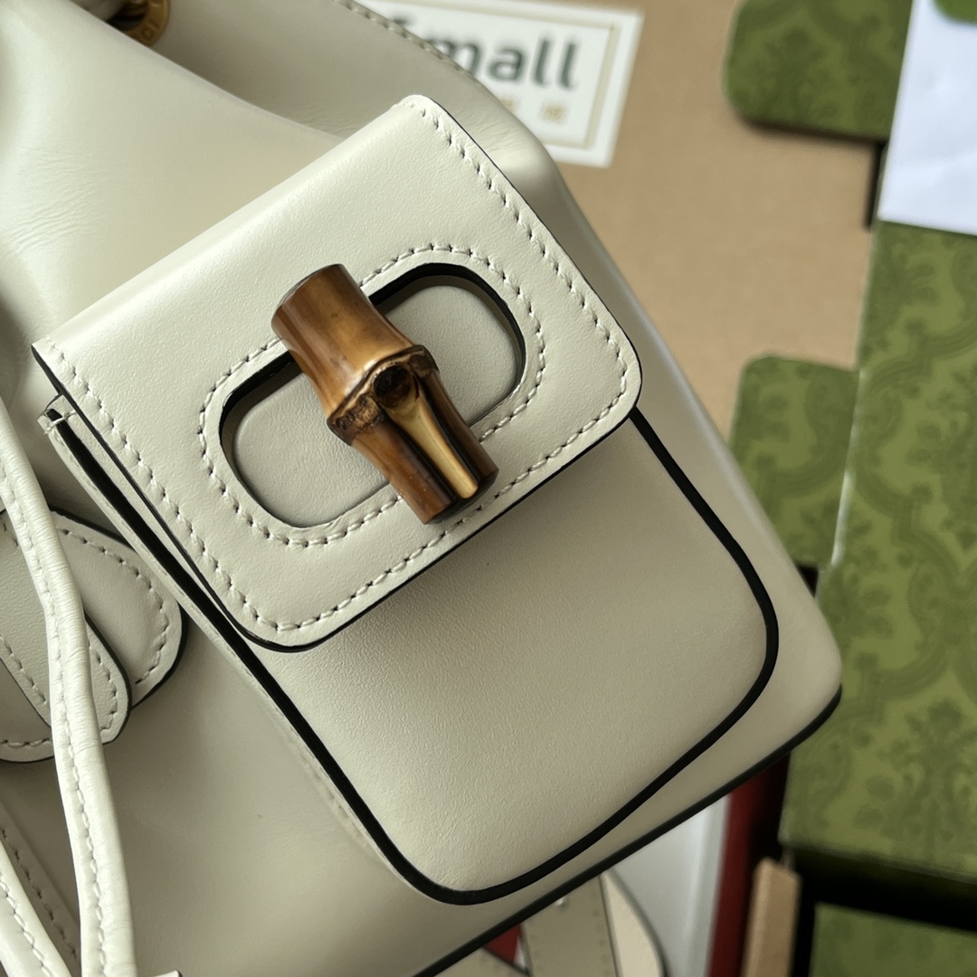 Gucci Bamboo Small Backpack White For Women. Women-s Bags 8.6in/22cm Gucci ‎‎702101 UZY0T 9022 - Soul Replicas