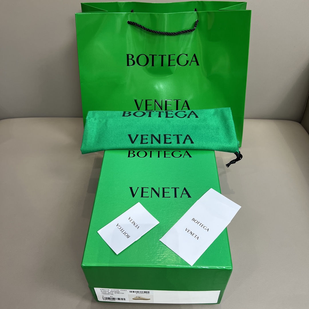 Bottega Veneta Men's Ripple Wavy Triangle Pattern Slip-On Tech Knit Sneakers Green And Yellow For Men 690112 - Soul Replicas