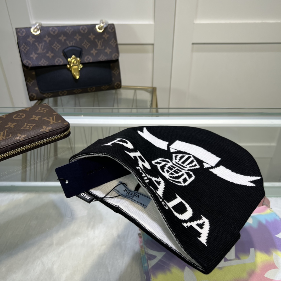 Prada Beanie In Black - Soul Replicas