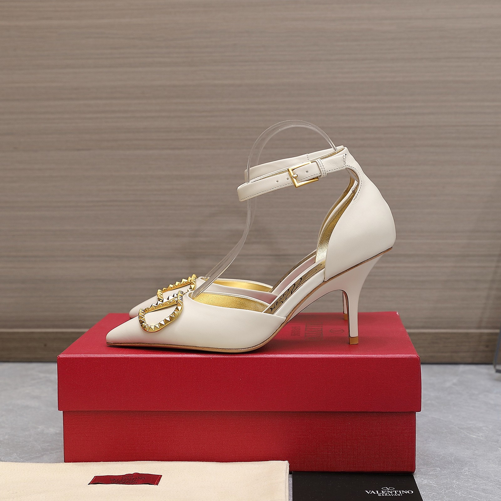 Valentino Garavani Rockstud Alcove Pumps White For Women - Soul Replicas
