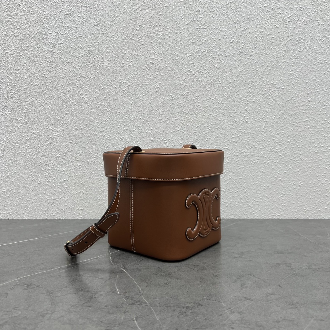 Celine Medium Box Cuir Triomphe Tan For Women 6in/16cm 199253DU3.04LU - Soul Replicas