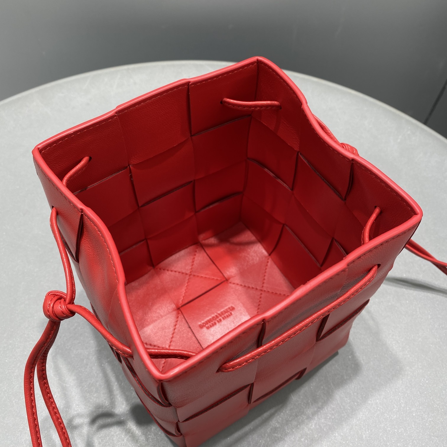 Bottega Veneta Mini Cassette Bucket Bag Red. For Women. Women-s Bags 5.5in/14cm 680217VCQC46358 - Soul Replicas