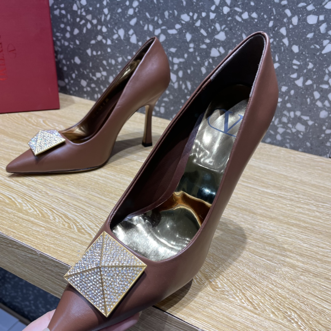 Valentino Garavani One Stud Pump With Maxi Stud Crystals Brown For Women WS0FH8XIC - Soul Replicas
