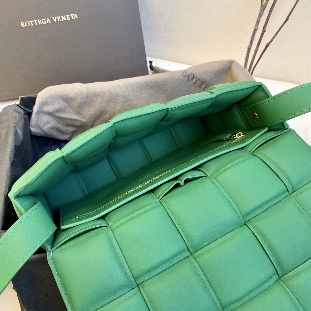 Bottega Veneta Padded Cassette Bag For Women 10.2in/26cm In Green - Soul Replicas
