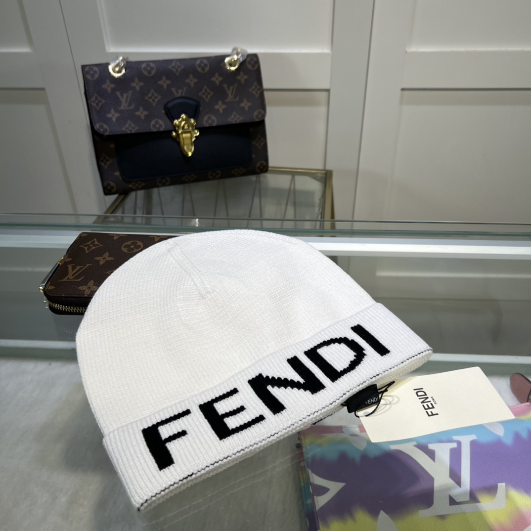 Fendi Beanie In White - Soul Replicas