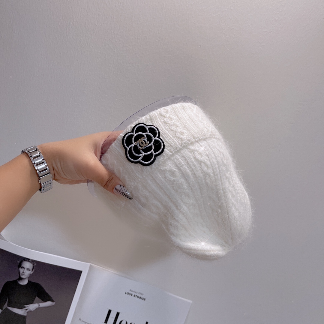 Chanel Beanie White - Soul Replicas