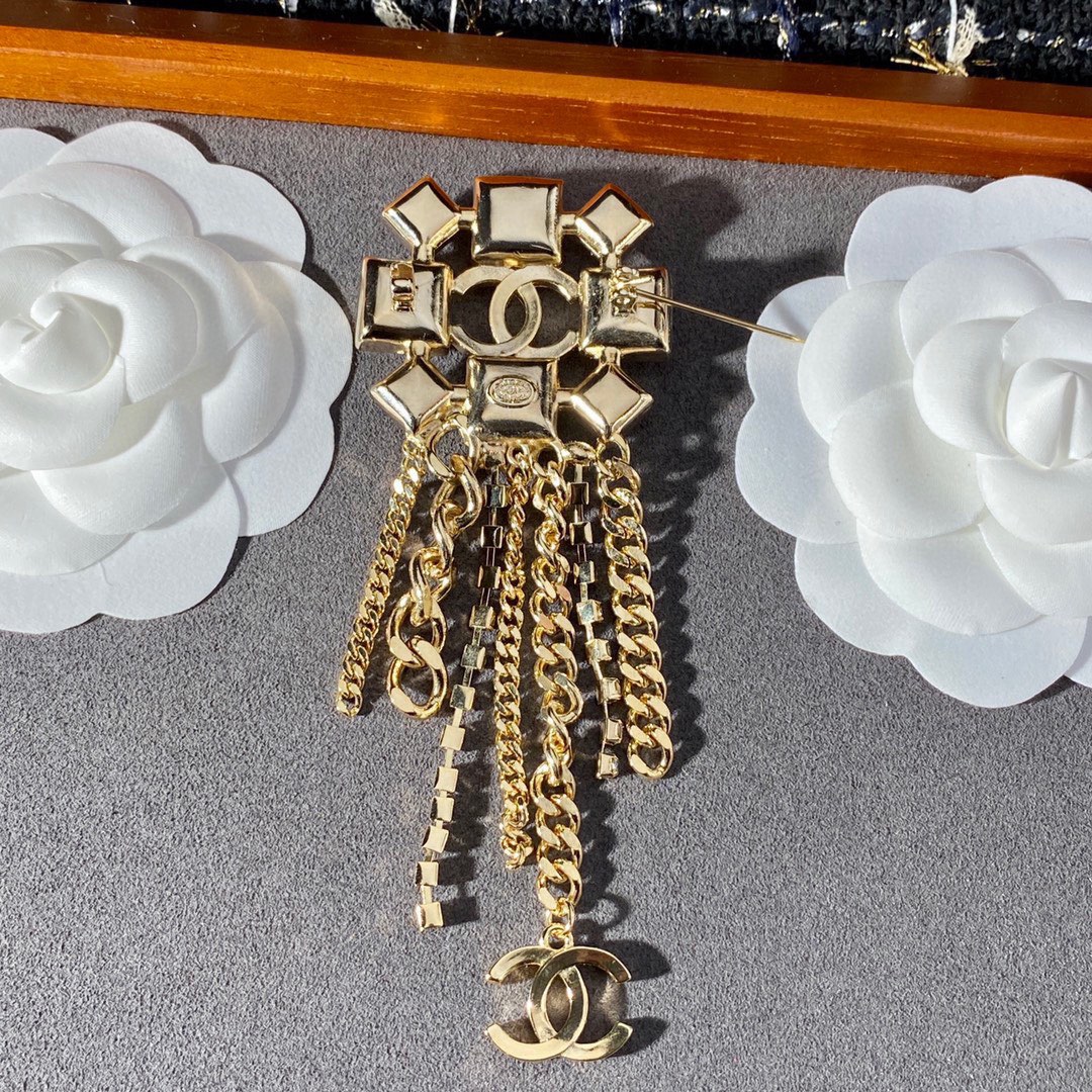 Chanel Brooch - Soul Replicas